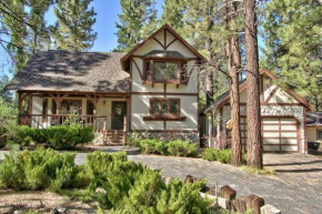 Cozy Mountain Escape with spa, BBQ, and pool table
